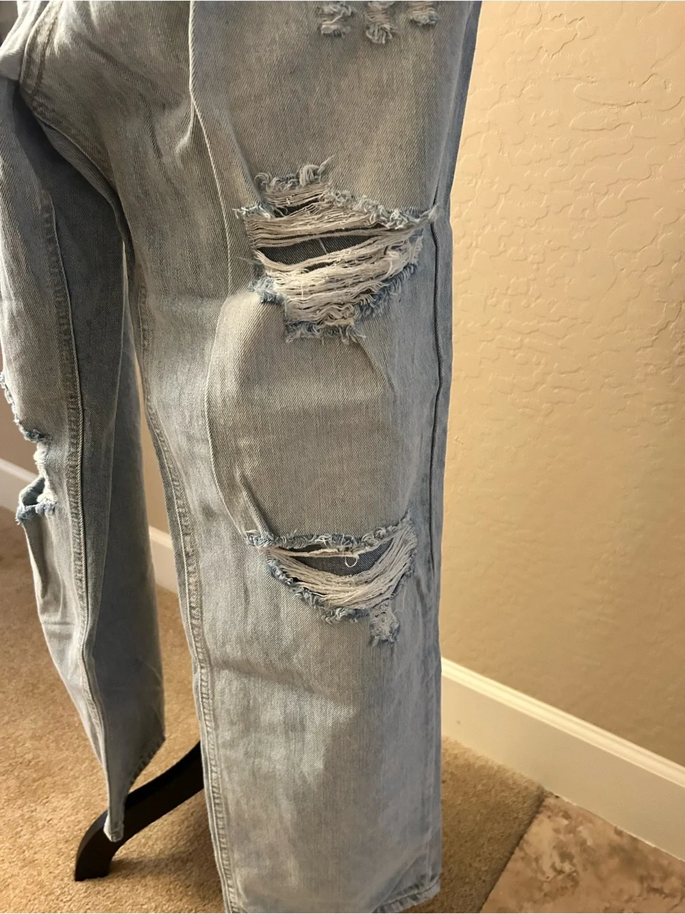 Women’s Sneak Peek Light Blue Distressed Relaxed Jeans size 11